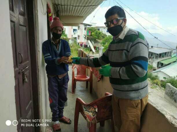 Roti bank is also providing medicines to the sick