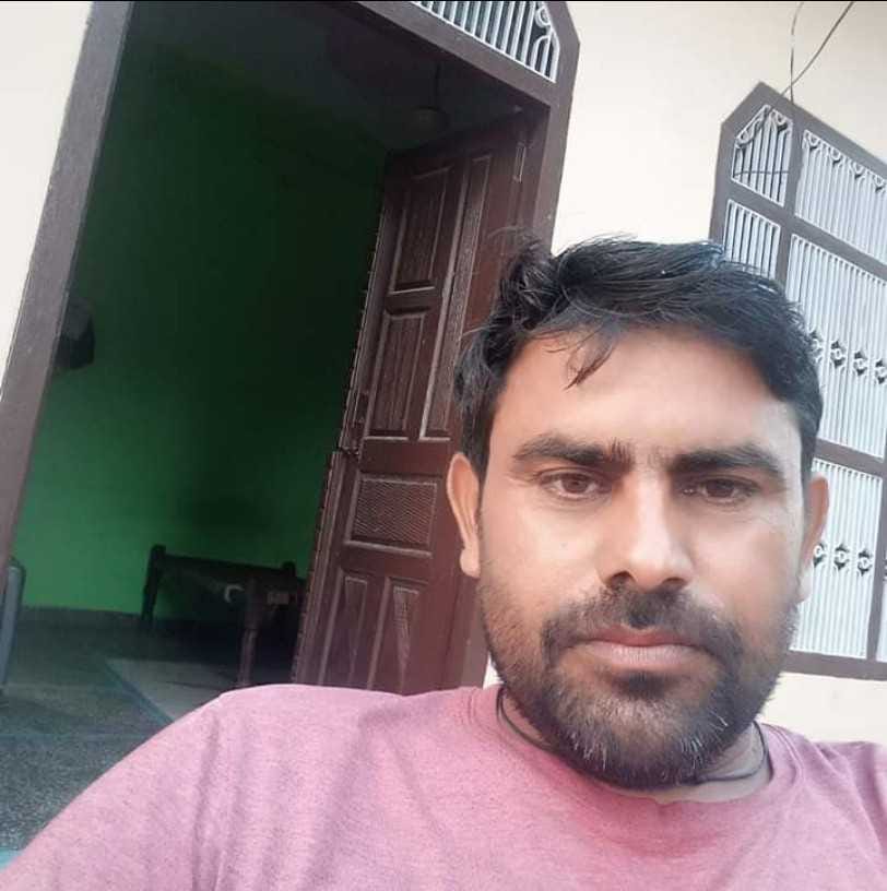 seven migrant workers escaped after killing a farmer in  the field