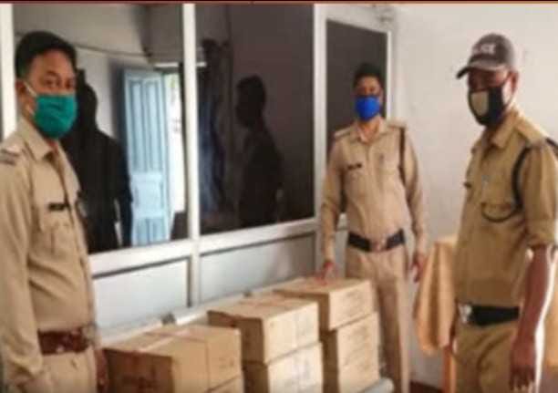 432 quarters of liquor recovered from car