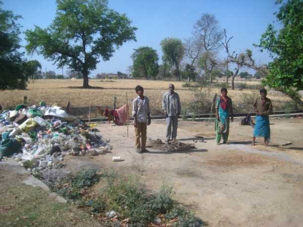 bhikh mangne ko majboor kawadi
