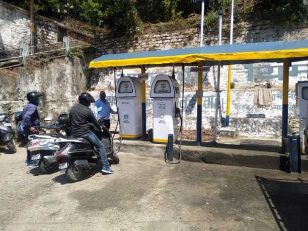 Consumption of petrol and diesel is not reduced to a quarter due to lockdown