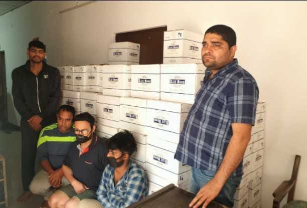 sharab taskari main sipahi Samet 6 giraftaar