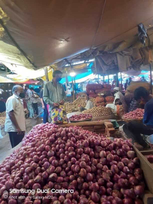 buyers of vegetables