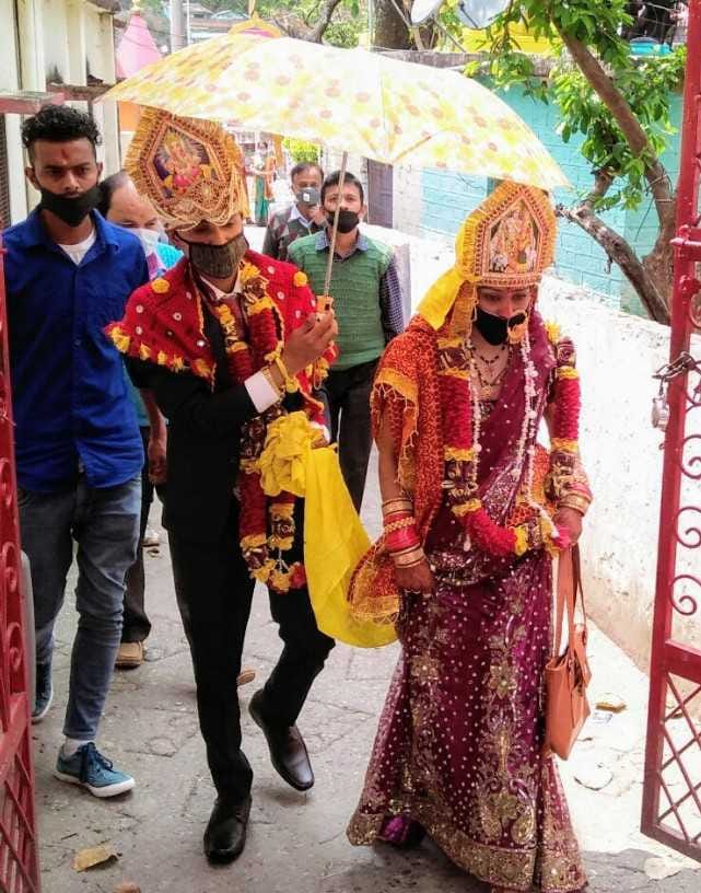 Chandra Bhaskar and Kshti made of each other by making Radhakrishna a witness