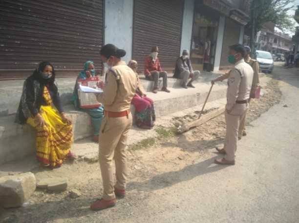 lockdown police meet senior citizens