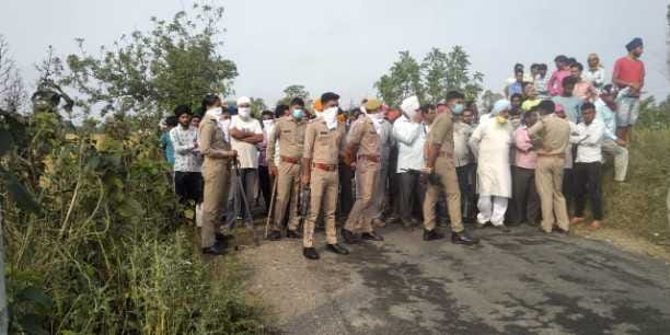 tiger attacks, three injured