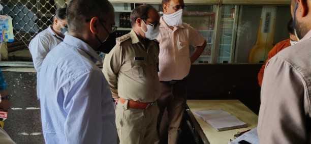 Bulandshahar redmi model shop on sale of liquor illegally