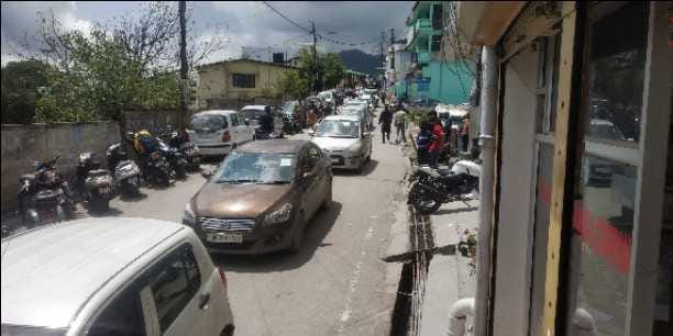Jams in Pithoragarh were disturbed on the first day of relaxation