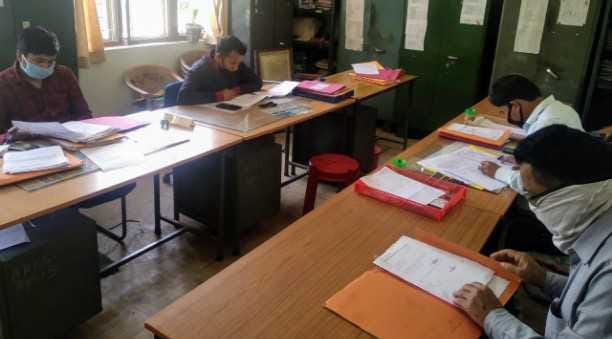 Work in government offices started in Bageshwar, complainant absent
