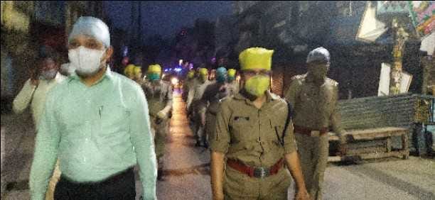 police flage March leading of SDM in shikohabad