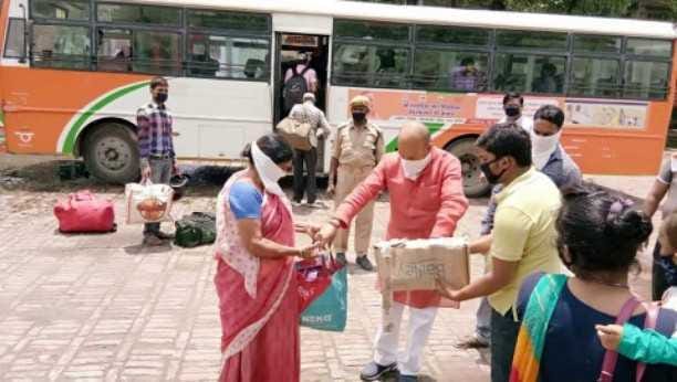 22 migrants sent by bus to Rajasthan