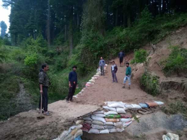 Good news: youth built a one kilometer long road in lockdown