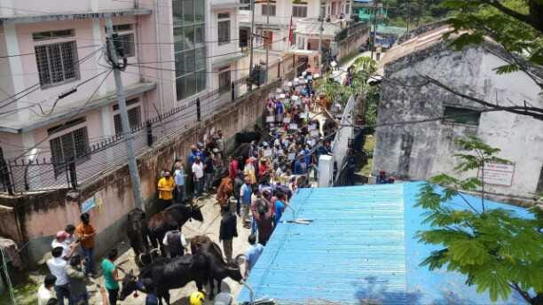 रं समुदाय के लोगों ने दार्चुला में जानवरों के साथ किया प्रदर्शन