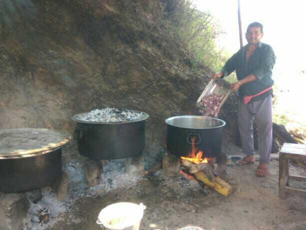 Bhuvan Awasthi has been cooking for the laborers and the poor for 51 days in lockdown