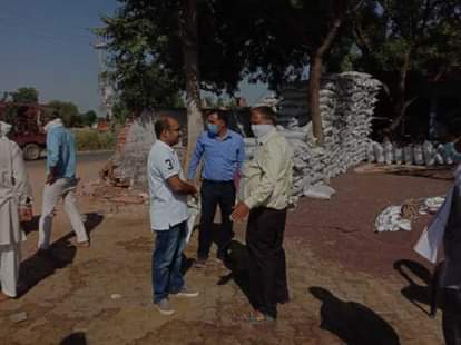 कव्वाली मंडी में स्टॉक की जांच करते एसडीएम कुशल कटारिया