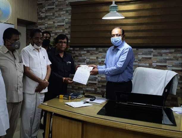 donate 6 lacks in cm relief fund