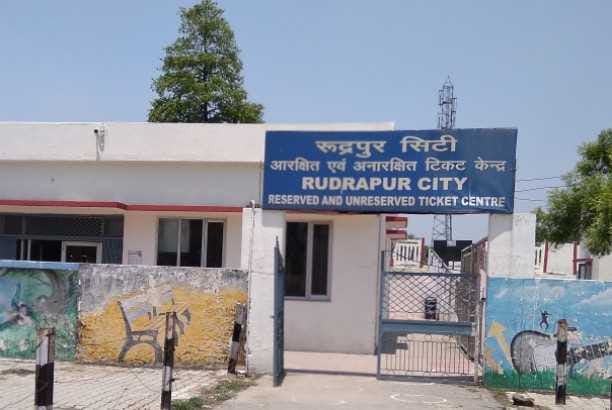 72 passengers from Rudrapur have left for dehradun by train naini-dun jan