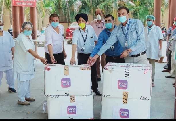 SBI gave 200 ppe kit of rudrapur distric hospital