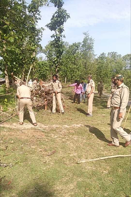 Forest personnel in Khatima attempt to encroach on forest land, remove siege