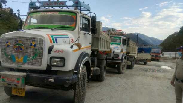 Five vehicles seized in illegal mining in Pithoragarh.