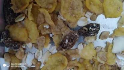 रुद्रपुर में कॉन्फ्लेक्स में निकले कीड़े।