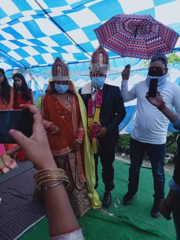 Bhagwat sent Dolly out of her father's house wearing a mask