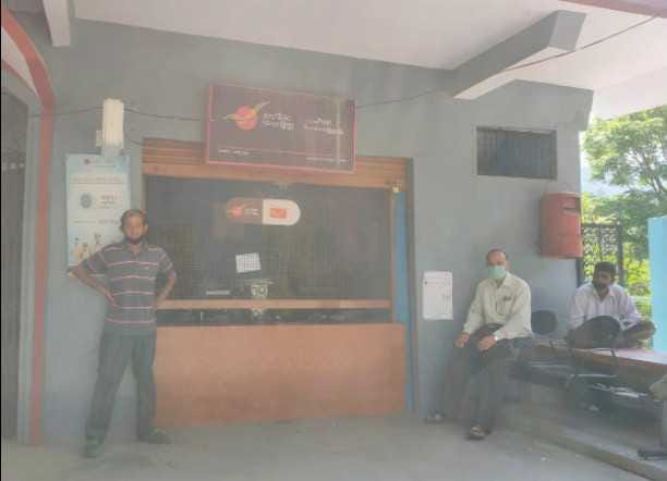 Work stopped due to server stagnation in Kapkot Post Office