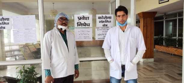 Doctors, pharmacists serving 24 hours in quarantine centers