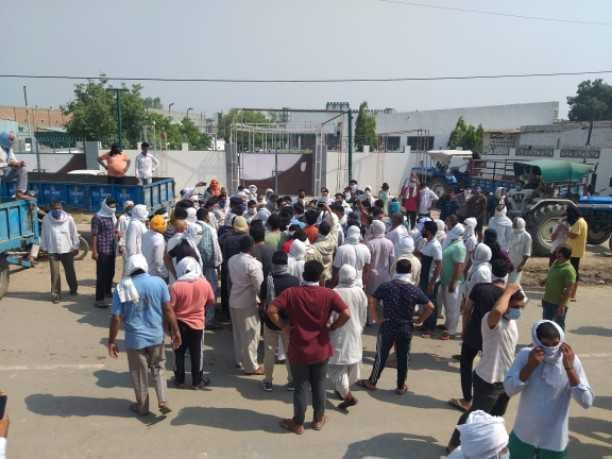 Villagers blocked the police station in connection with the beating of the young man