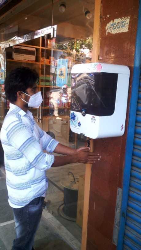 No need to touch the automatic sanitizer dispenser machine