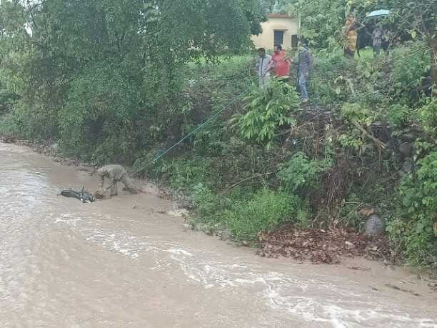 Methi Shah Nala is on the rise, bike of a soldier in a drain