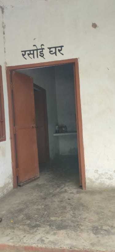 Two gas cylinders and ration stolen from government school