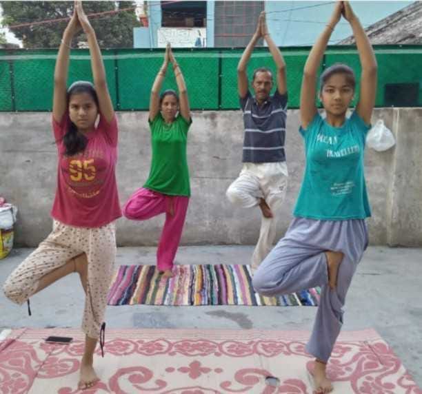 online yoga competition held for rudrapur pg college studens