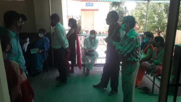 the croud in hospital for patient