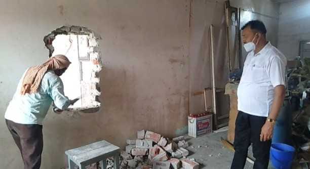 The administration started sweating to remove the religious places due to encroachment