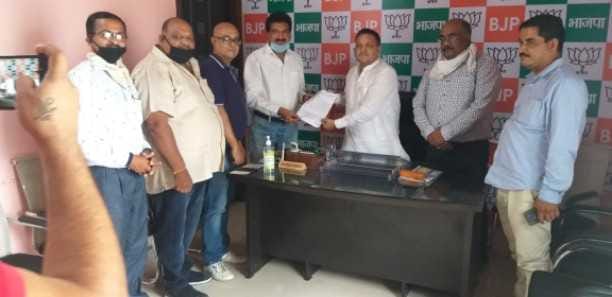 a memorentom to remove mandi tax gives gajraj singh