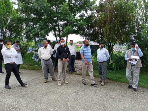 Advocates agitate due to not to entry  without E-PASS