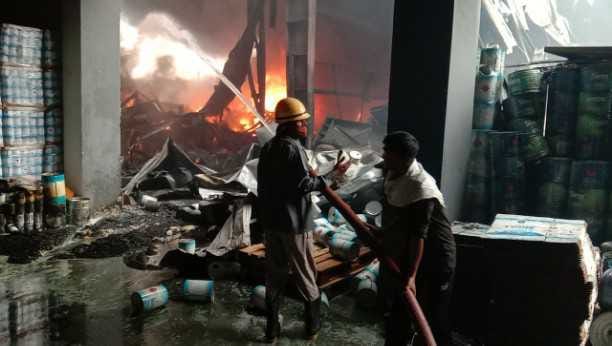 fire in paint factory, 10 vehicles of fire brigade started control