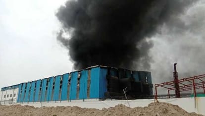 fire in paint factory, 10 vehicles of fire brigade started control