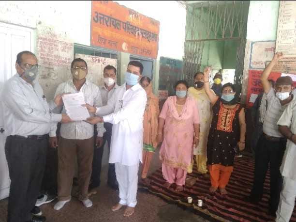 roadways emplyees protest in rudrapur dimanding salary