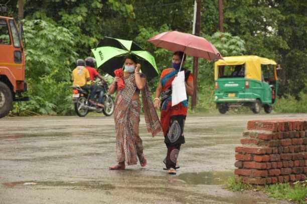 rain continues in rudrapur in the early the morning