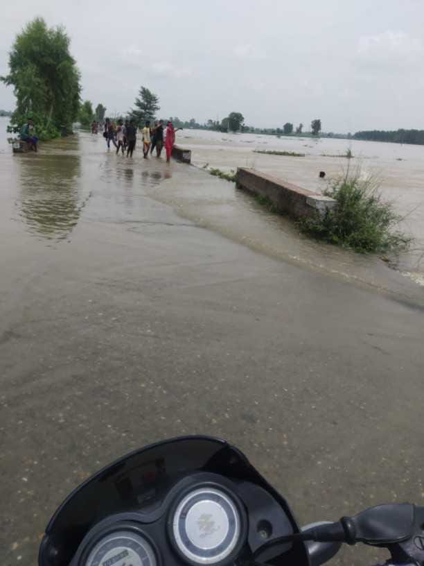 Devah and Parveen river wreaked havoc in villages adjacent to UP, crops submerged