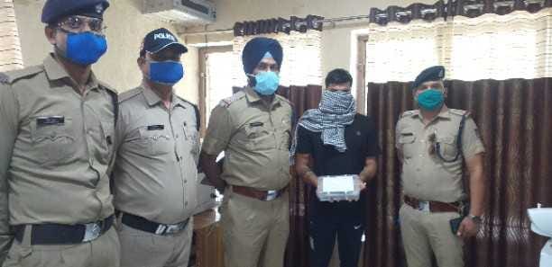 10 thousand prize crook arrested for killing UP police constable