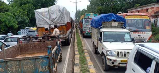 bulandshahar The main roads of the city get entangled in the jam