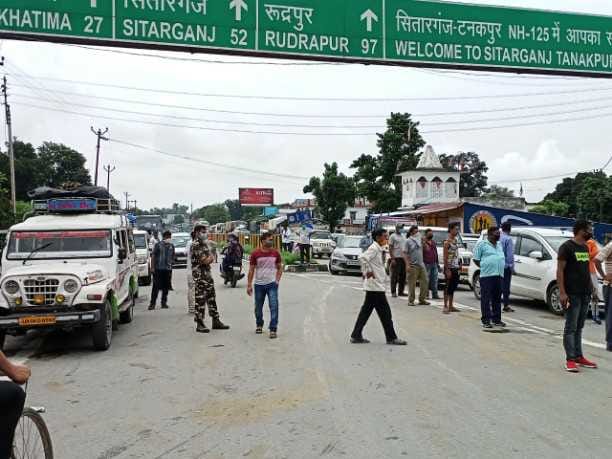 tankpur-champawat road blocked