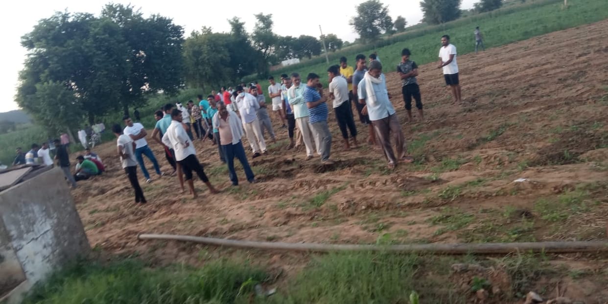 दिल्ली जयपुर हाईवे पर मिला एक युवक का शव हत्या की आशंका