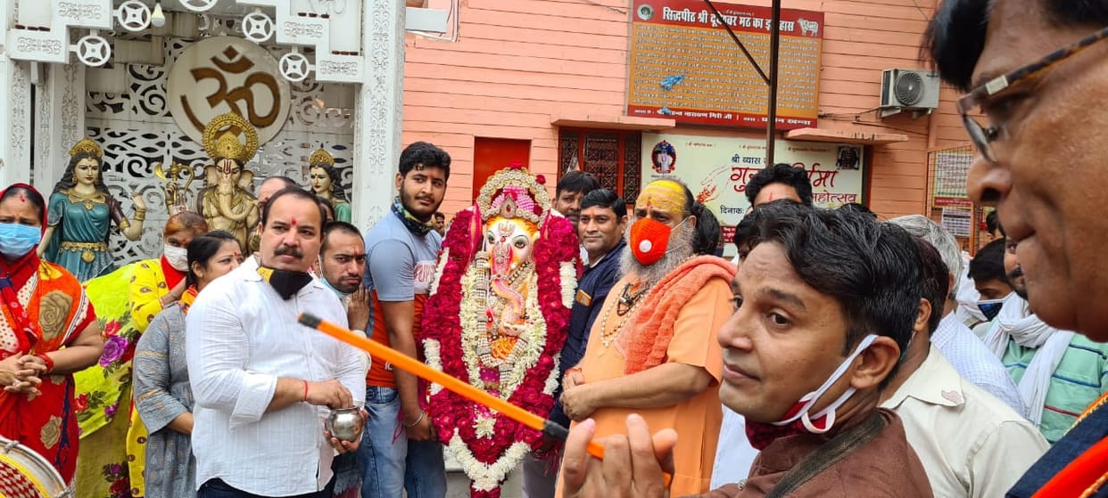 गणपति बप्पा मोरया अगले बरस तू जल्दी आना...
