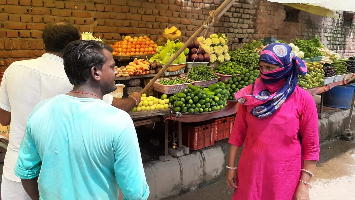 चोरी की शिकायत देने के लिए दो चौकियों के बीच 1 घंटे तक चक्कर काटती रही महिला