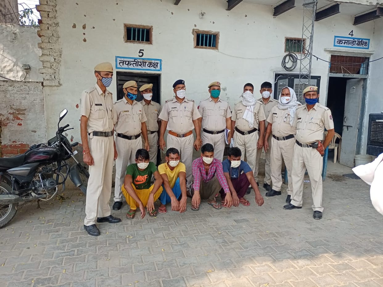 एटीएम लूट के आरोपी बोले- हूटर बजने के कारण नहीं ले जा सके पैसा