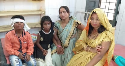 कार और जीप में टक्कर, नौ लोग घायल
